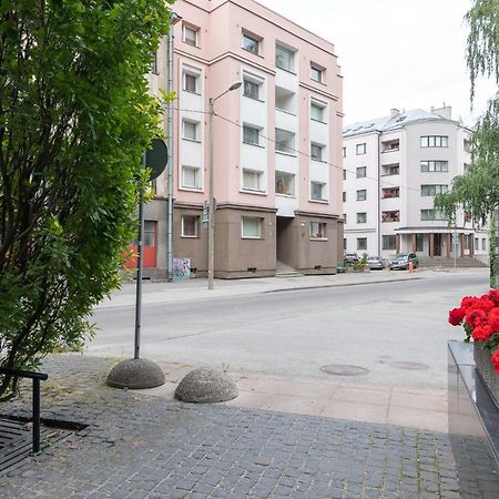Cozy Stylish Studio Apartment With Free Parking By Centralapartments Tallinn Exteriör bild