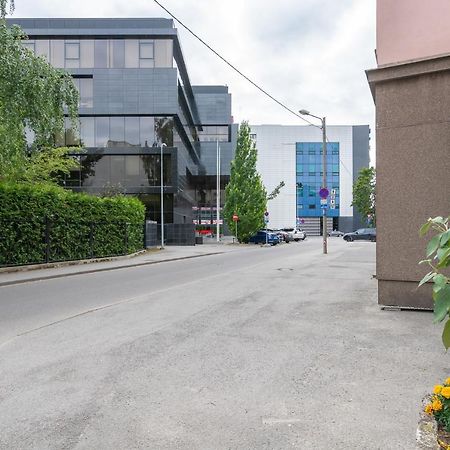 Cozy Stylish Studio Apartment With Free Parking By Centralapartments Tallinn Exteriör bild